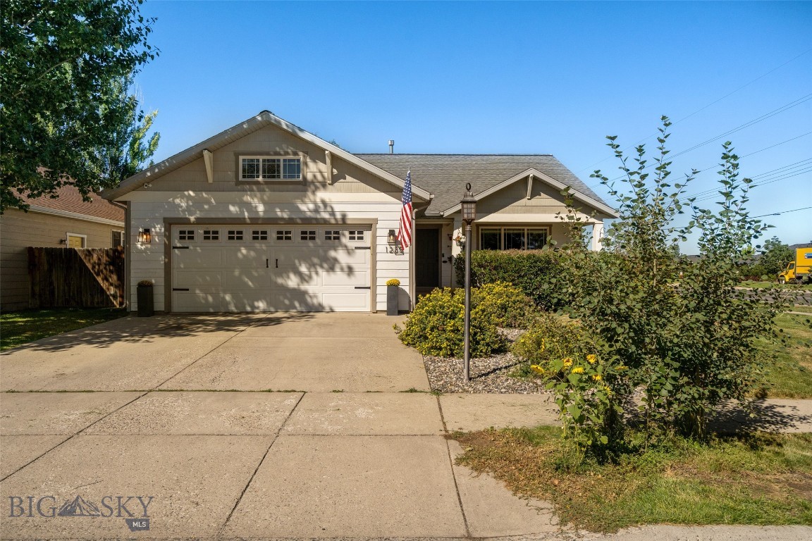 1235 Hunters Way — photo