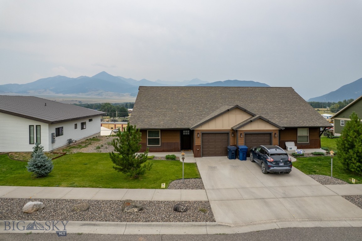 110 Molly Drive — photo
