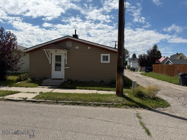 422 E Center — photo