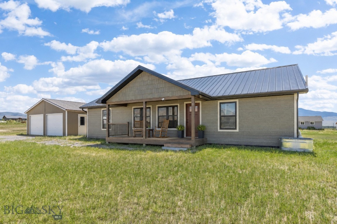 15 Sapphire Way — photo