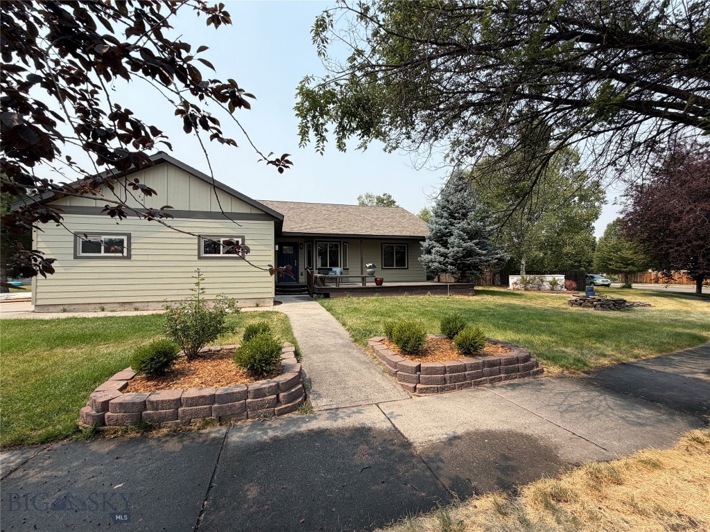 217 Lillian Way — photo