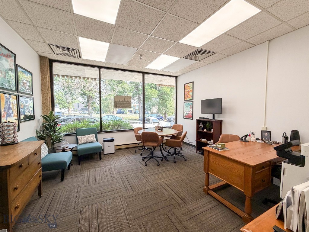 220 W Lamme 1F — photo