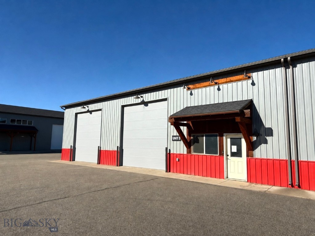 190 Skyway Boulevard 3 — photo