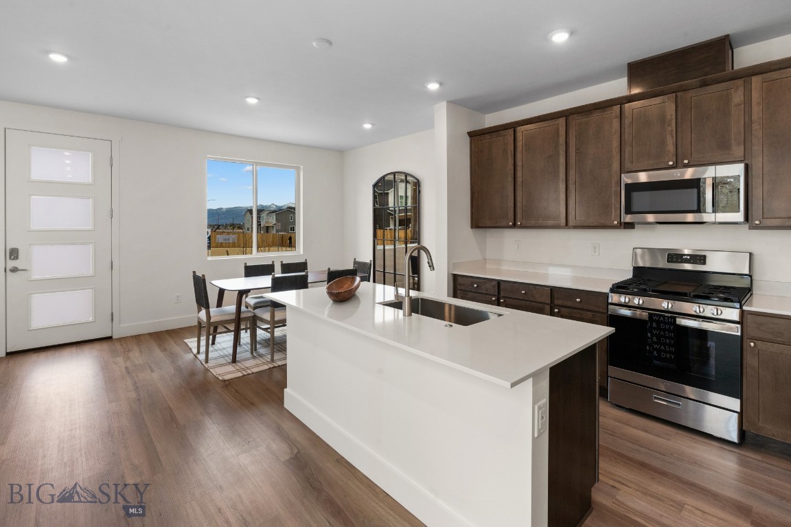 4909 Harvest Parkway — photo