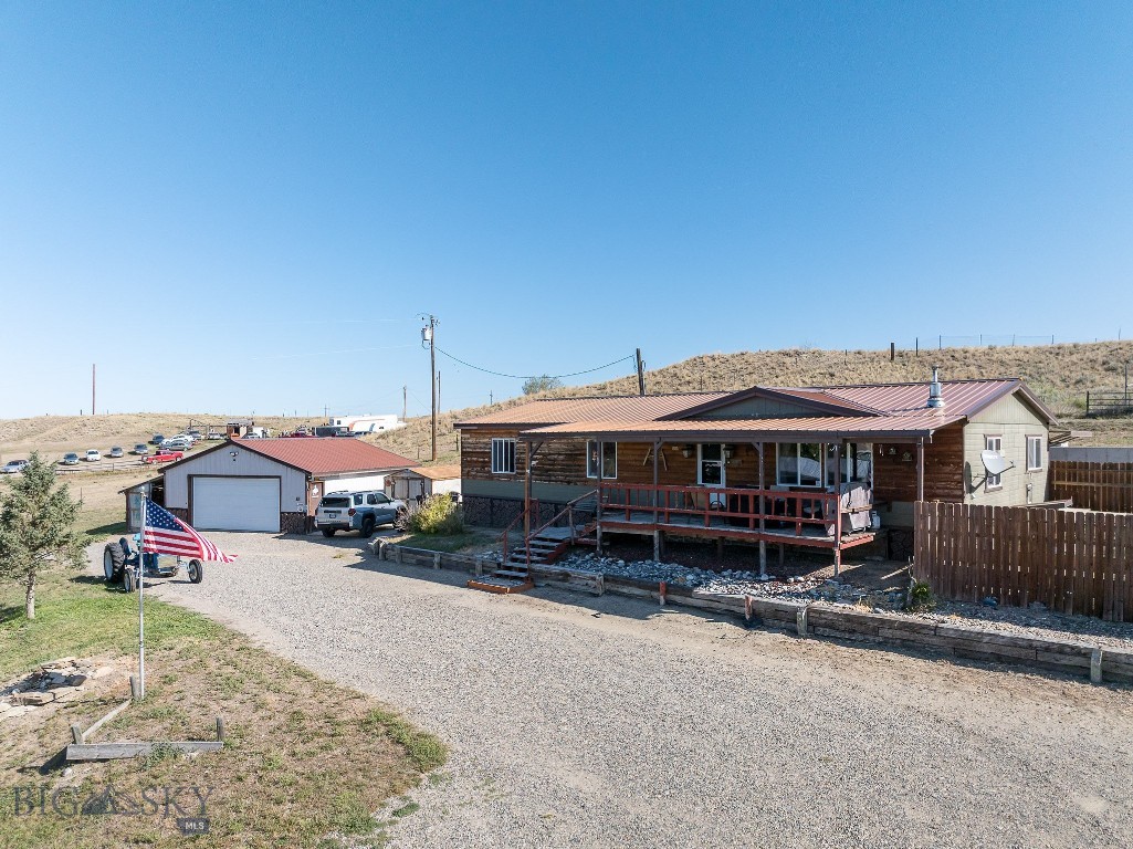 2821 US Highway 87 E — photo