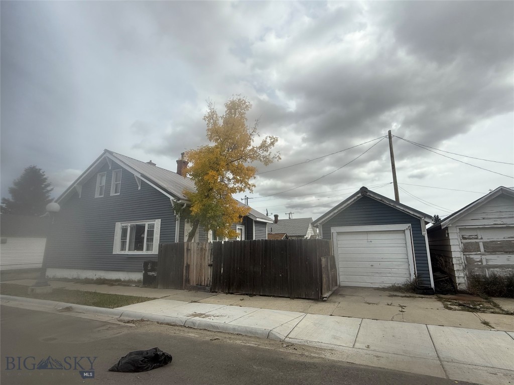 415 Ash Street — photo