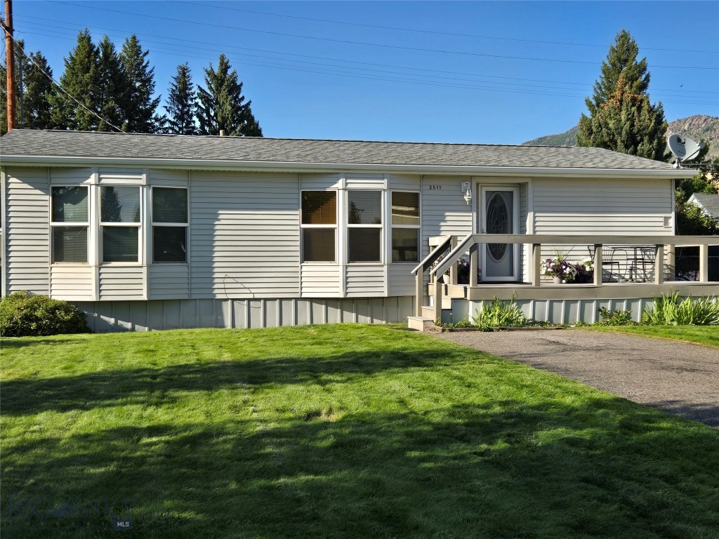 2511 Walnut Street — photo