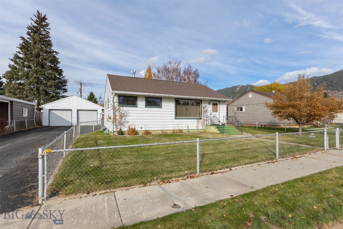 3315 Burlington — photo