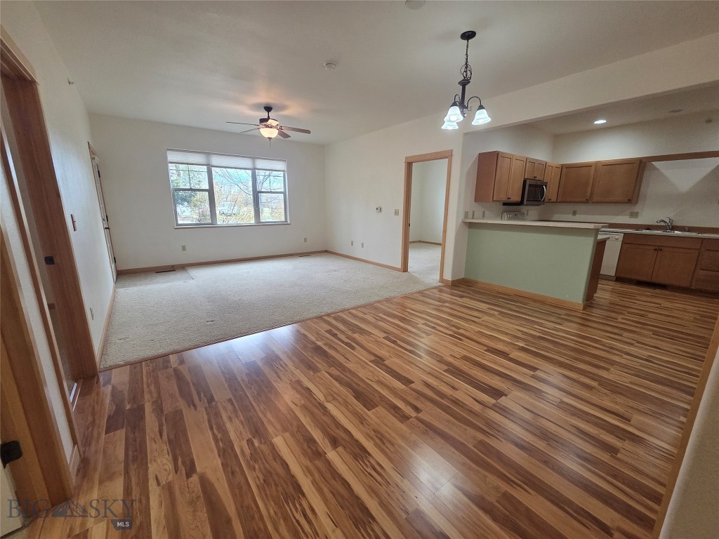2221 Willow Drive Unit a — photo