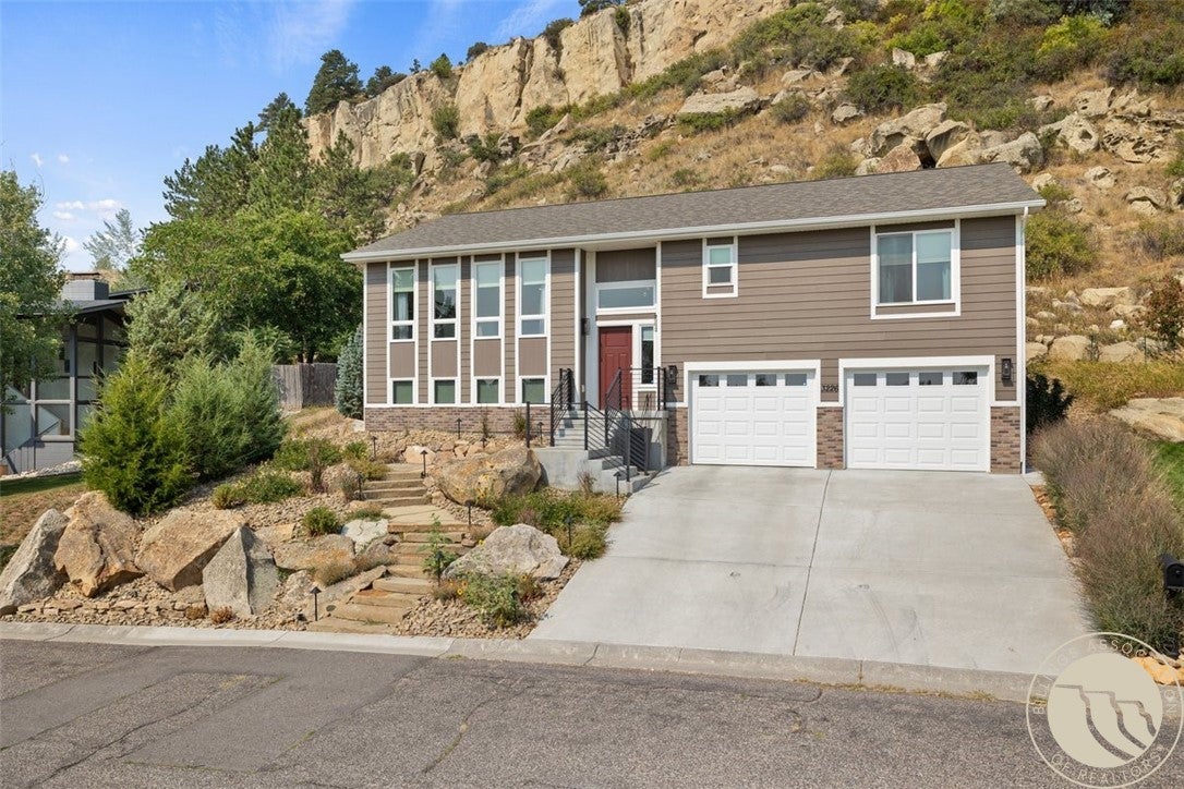 3226 Country Club Circle — photo