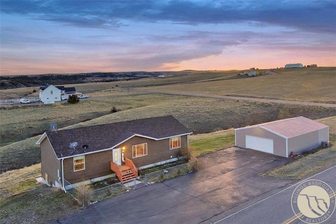 4665 Vandaveer Road — photo