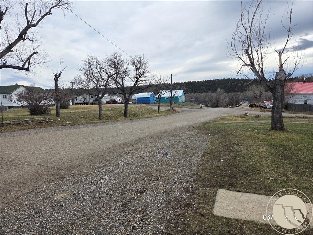 511 3rd Street E, Roundup, MT 59072 — photo 2