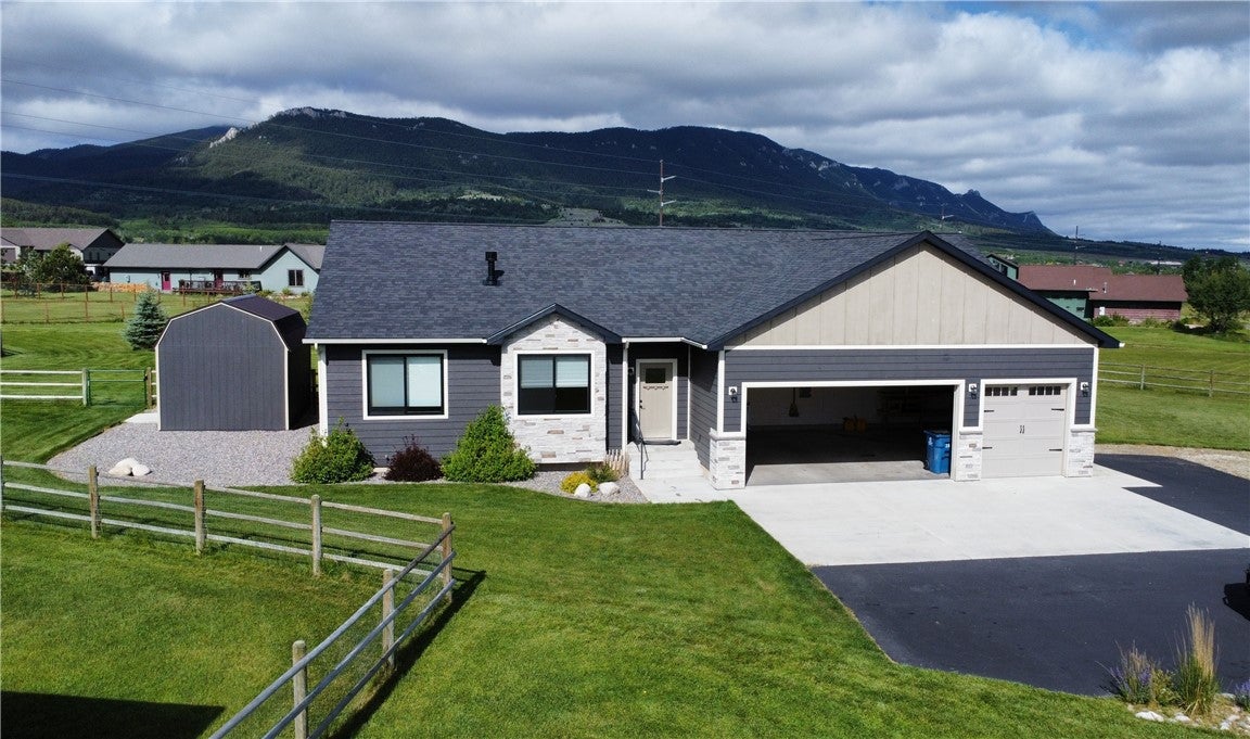 25 Meadowlark Drive — photo