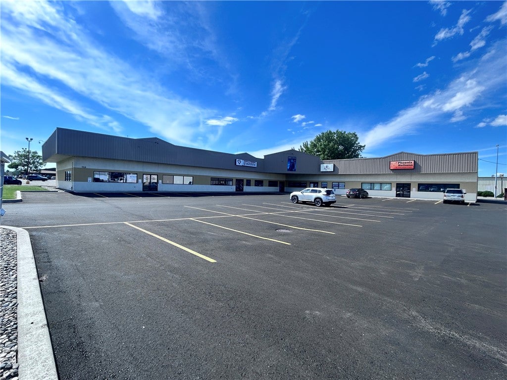 712 Carbon St, Suite a — photo