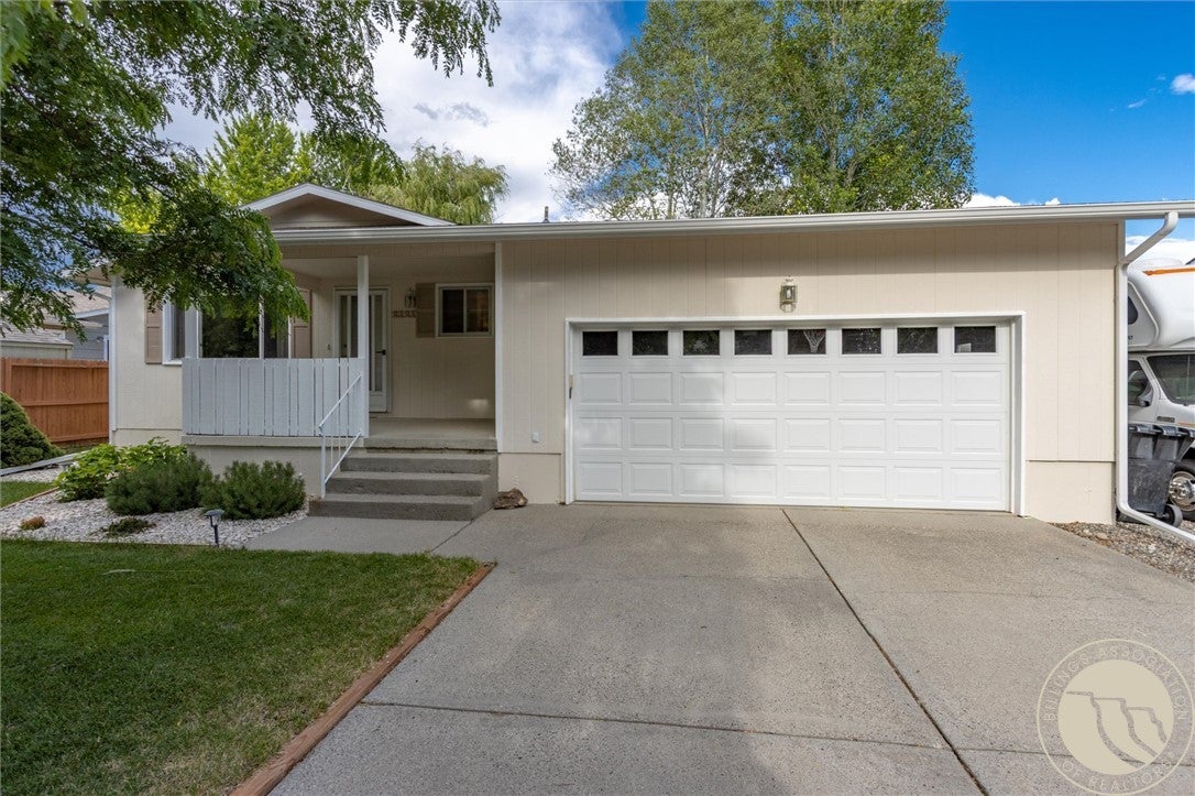 2121 Green Valley Drive — photo
