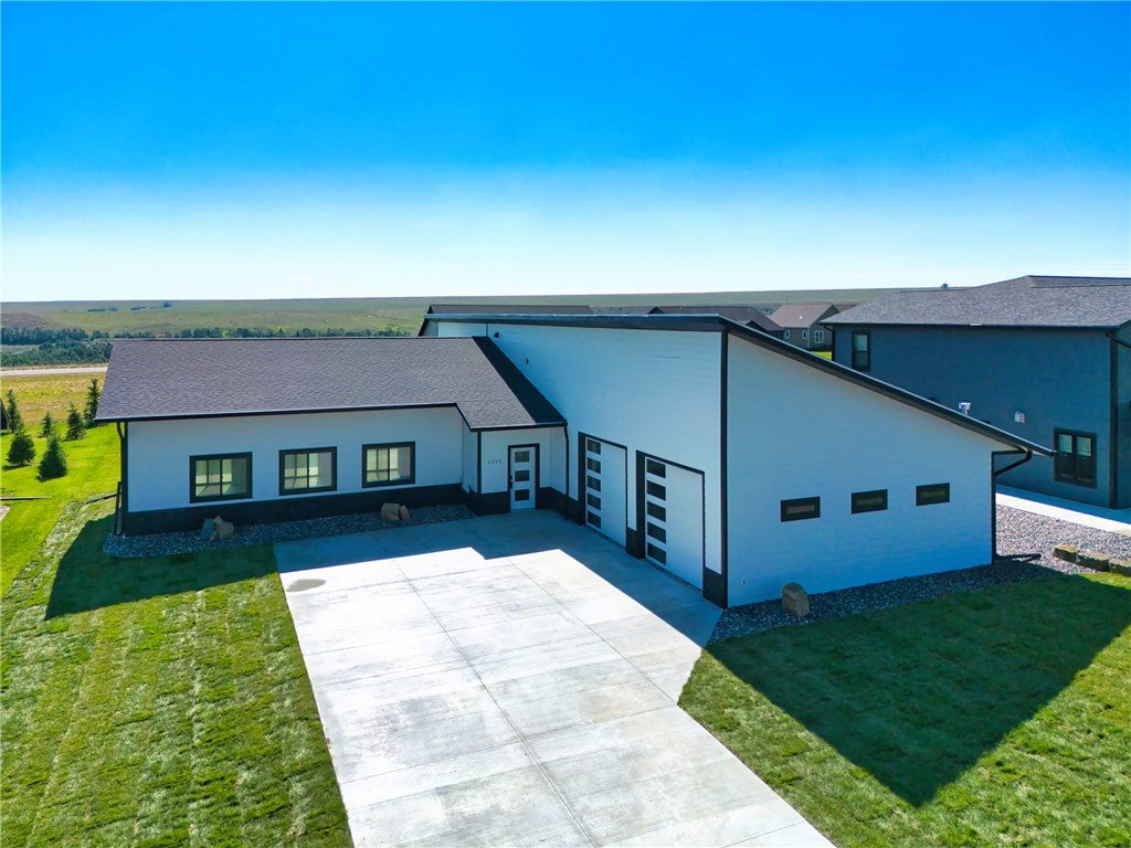2310 Linderman Way — photo