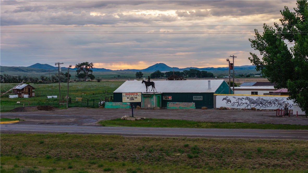 335 US Highway 87 — photo