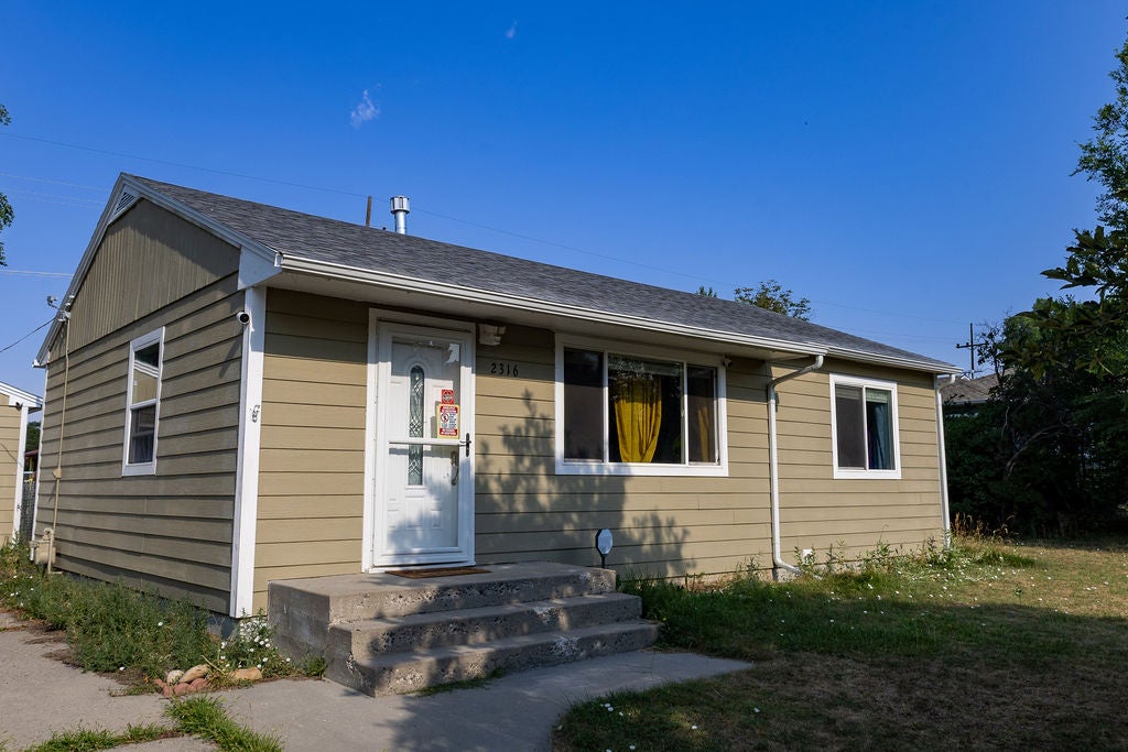 2316 Meadowood Street — photo