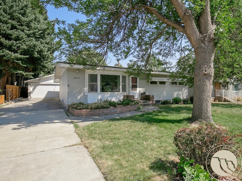 2213 Elizabeth Street — photo