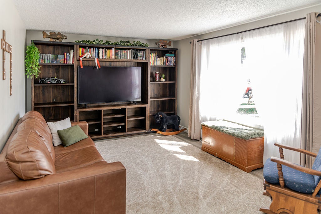 352 E Phyllis Circle, Billings, MT 59102 — photo 2