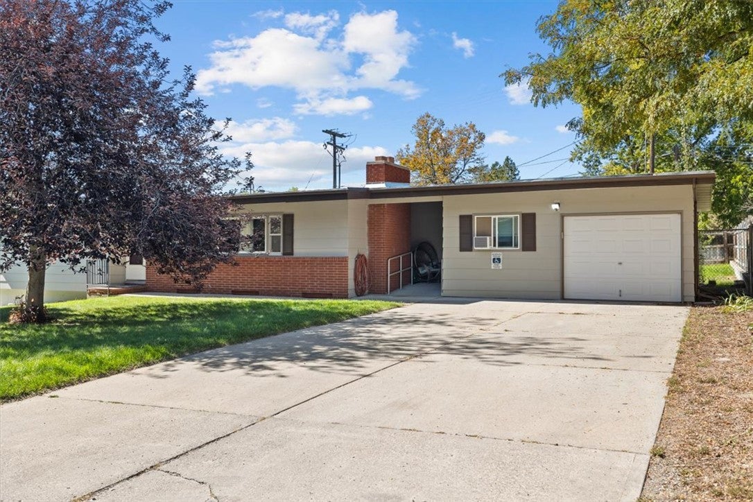 2902 Glenwood Lane — photo