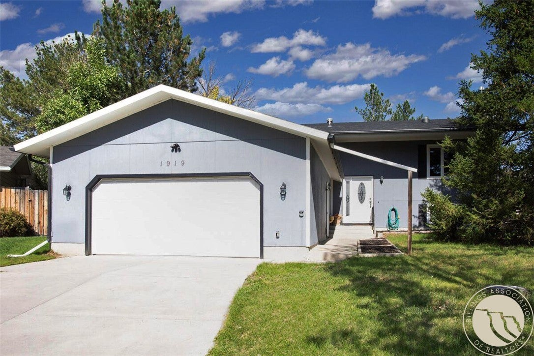 1919 Chickadee Circle — photo