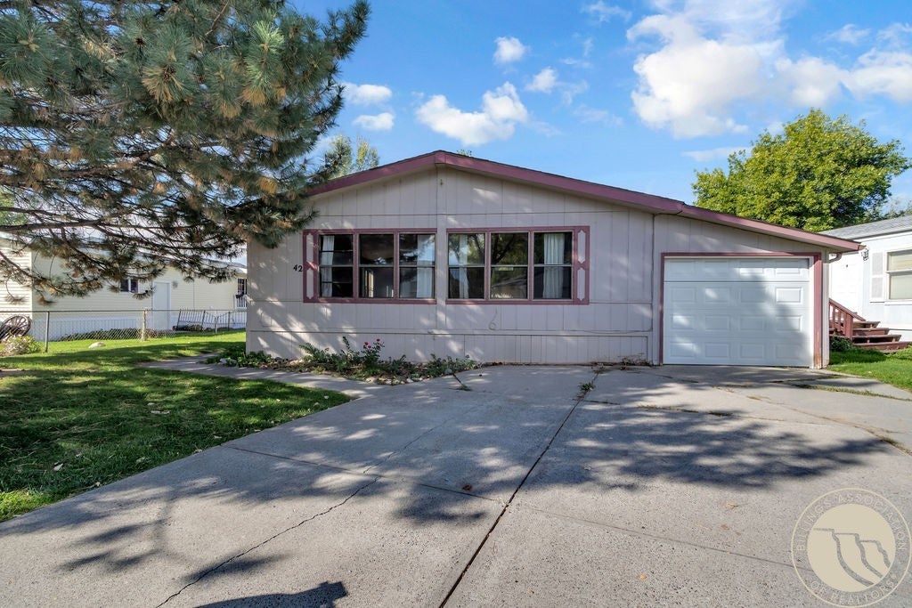 42 Prairie View Dr. — photo