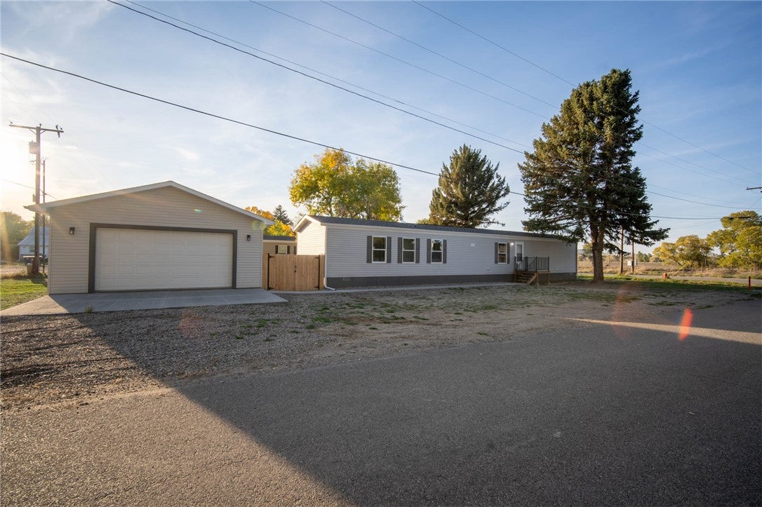 18 3rd Avenue, Fromberg, MT 59029 — photo 2