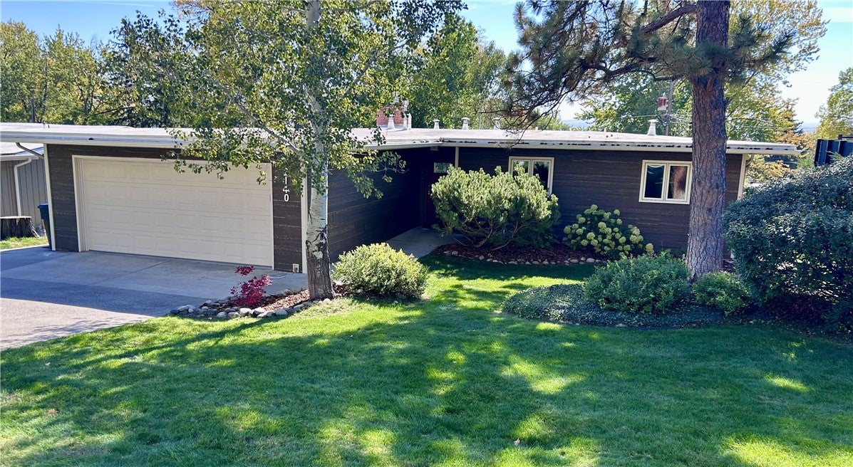 2140 Fairview Place — photo