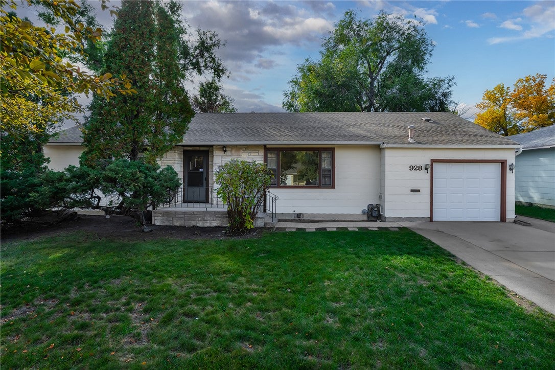 928 Parkhill Drive — photo
