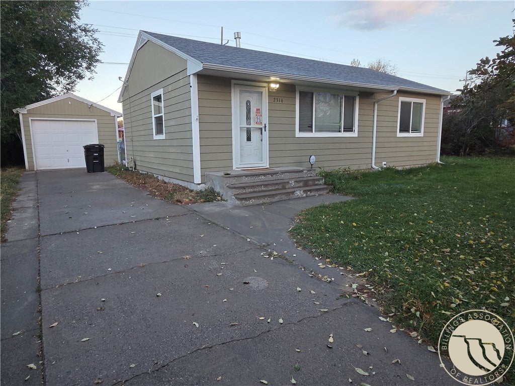 2316 Meadowood Street — photo