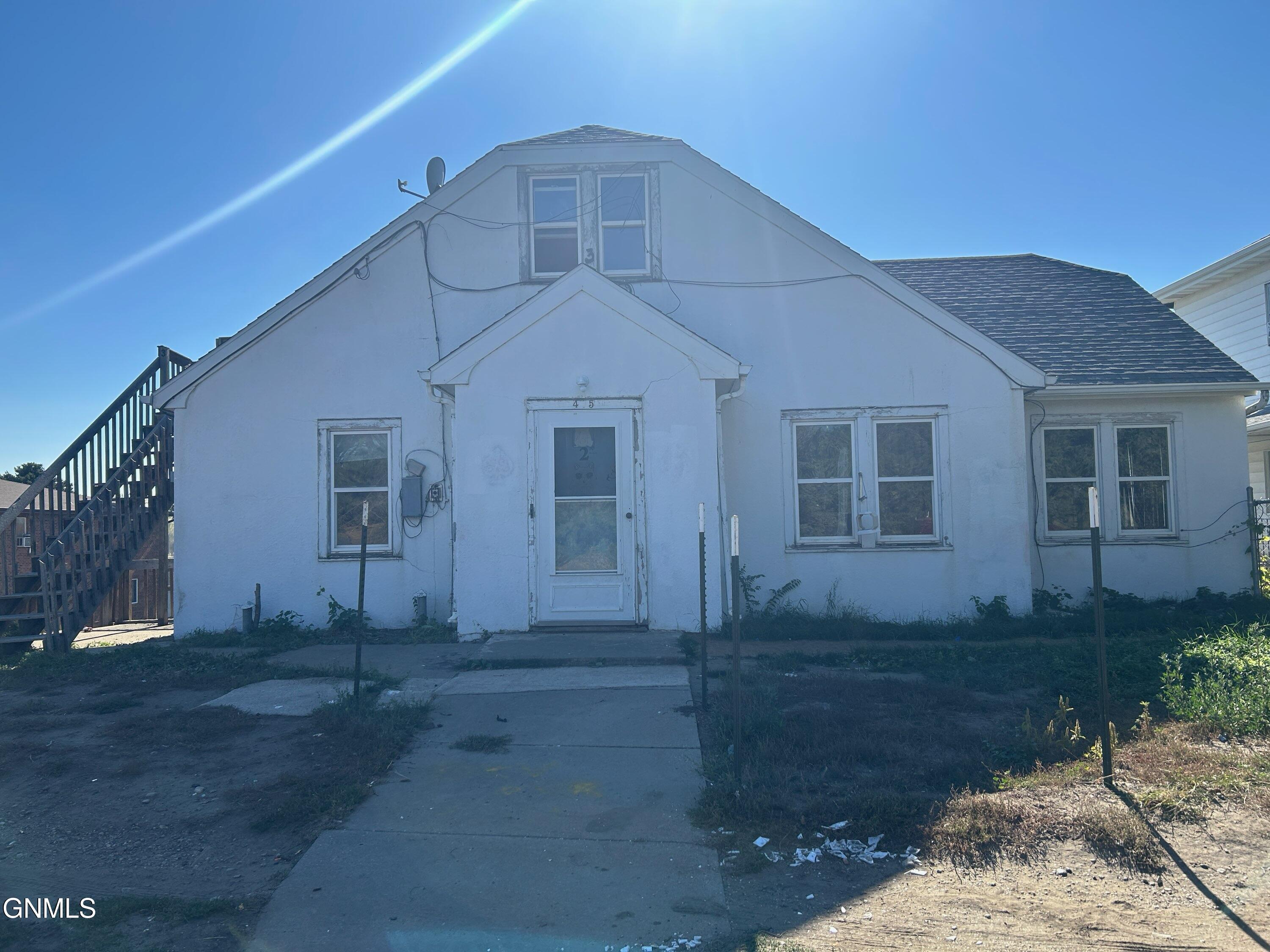 415 Memorial Highway — photo