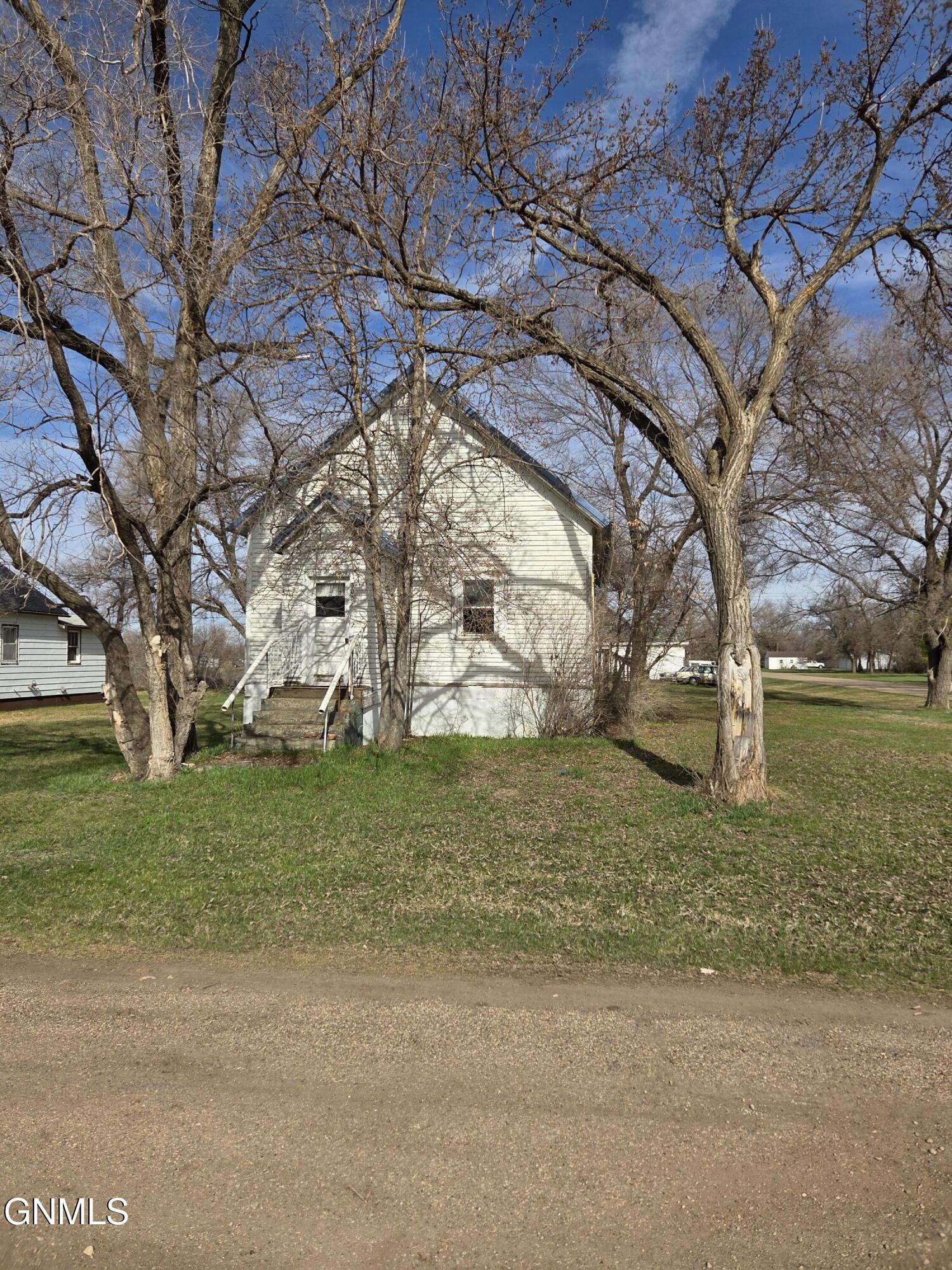 303 Main Street — photo