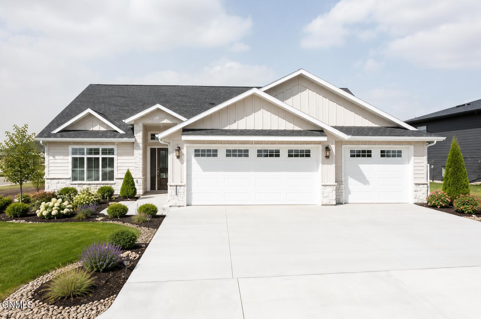 4002 Valley Drive — photo