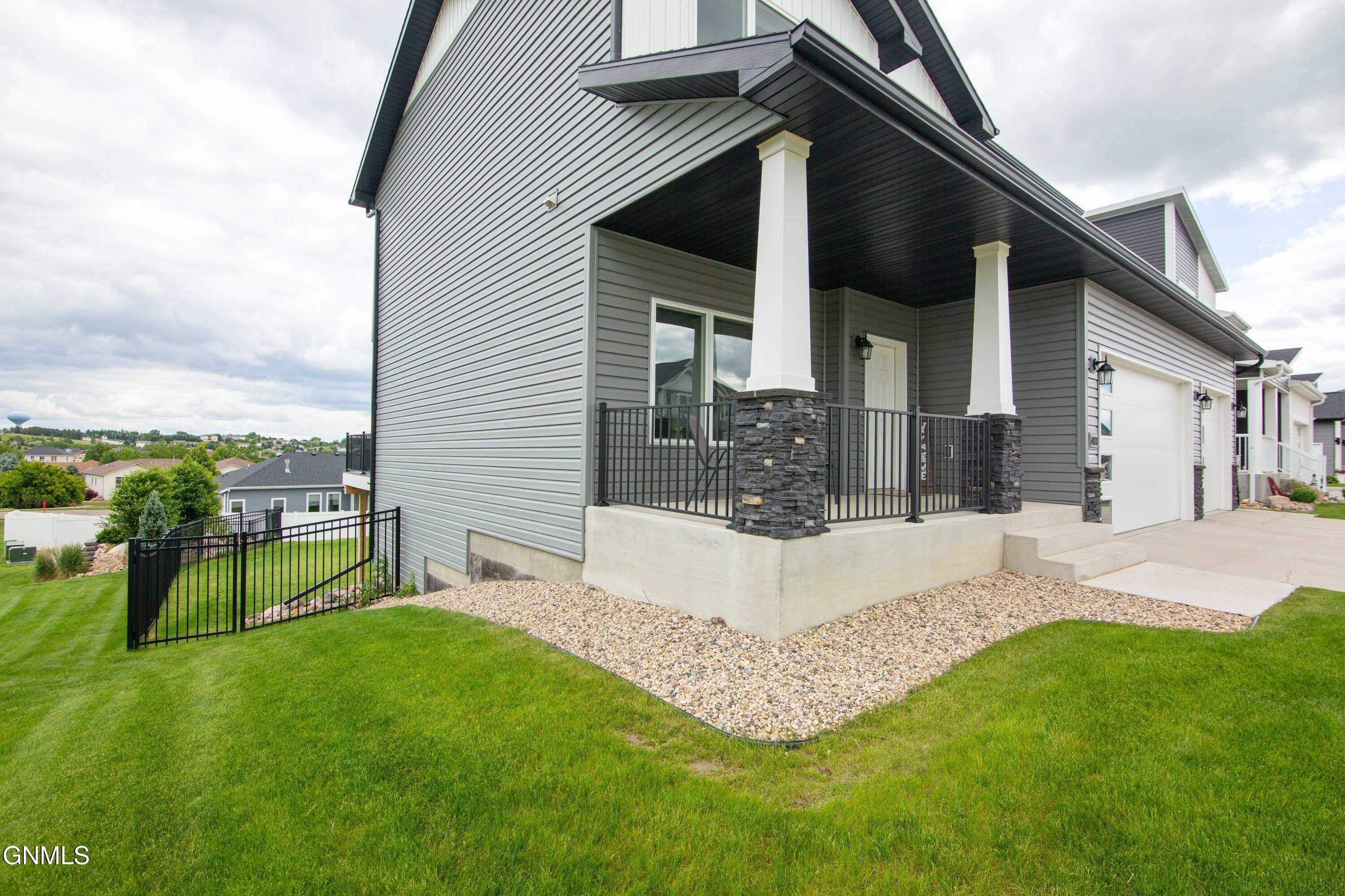 4800 Cornice Loop, Bismarck, ND 58503 — photo 3