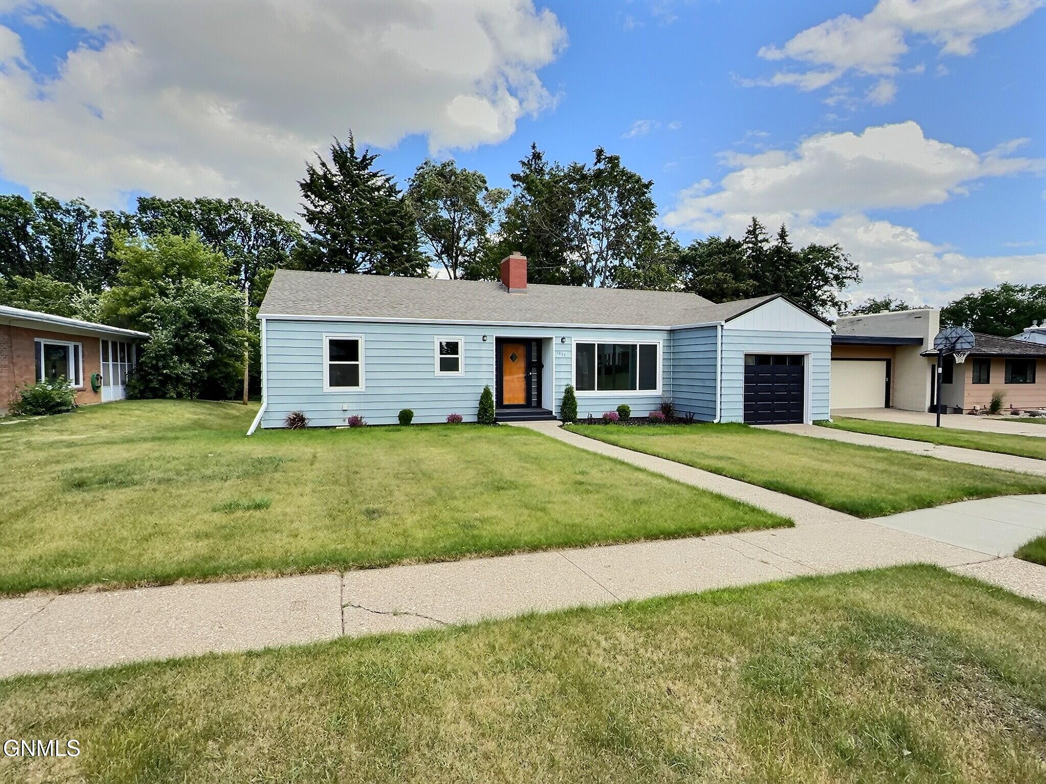 1023 Mandan Street — photo