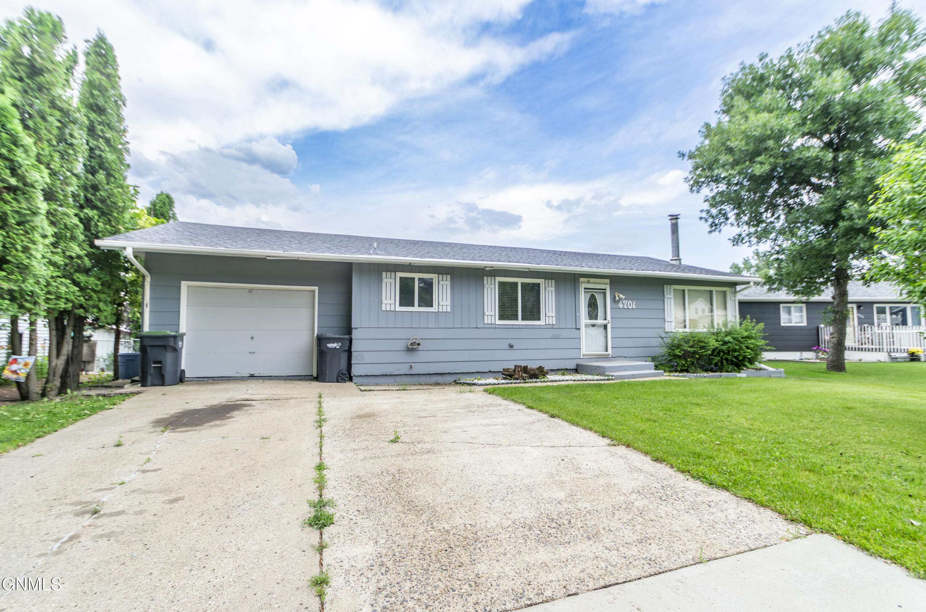 4701 Roughrider Circle W — photo