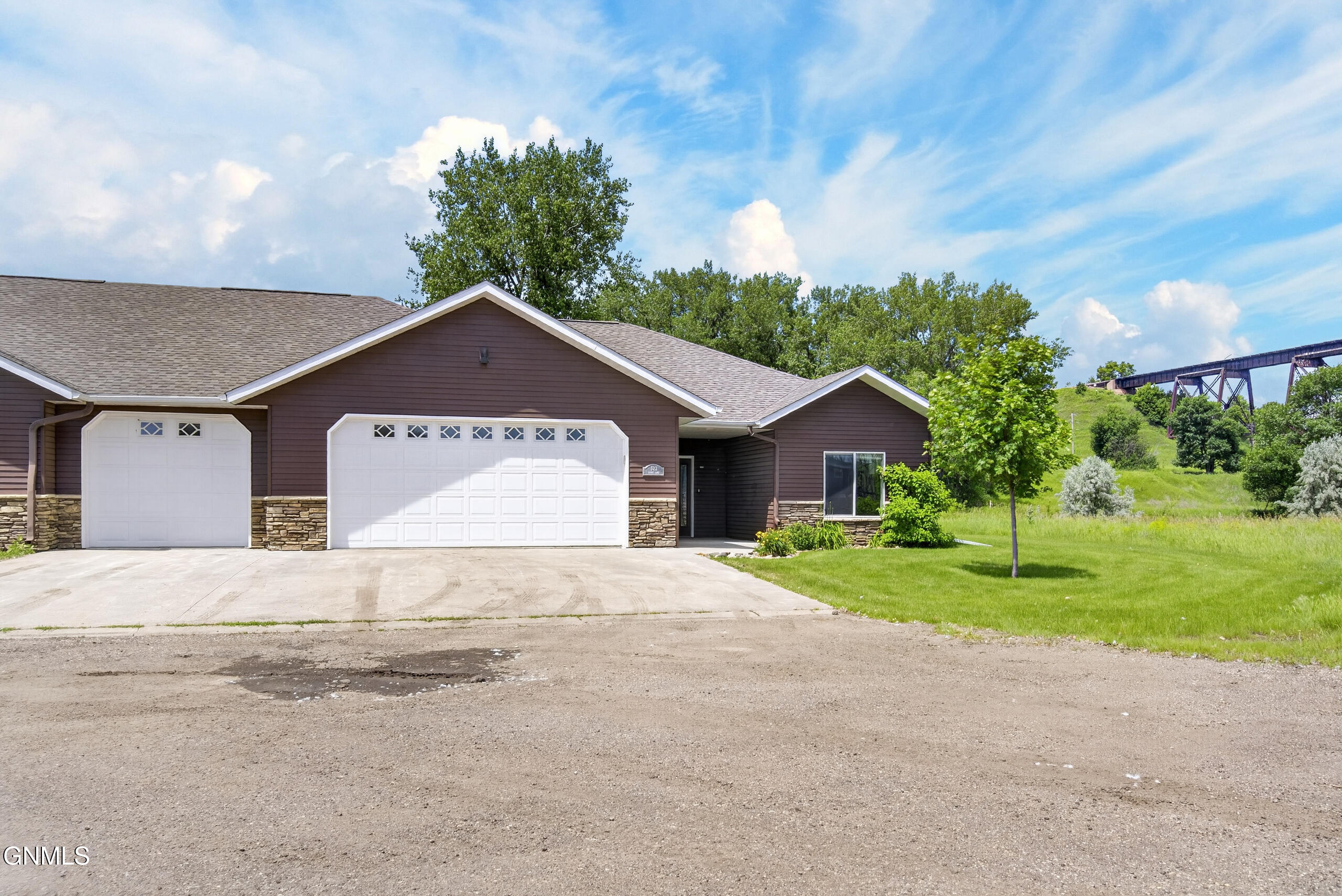 523 Legacy Lane NE — photo