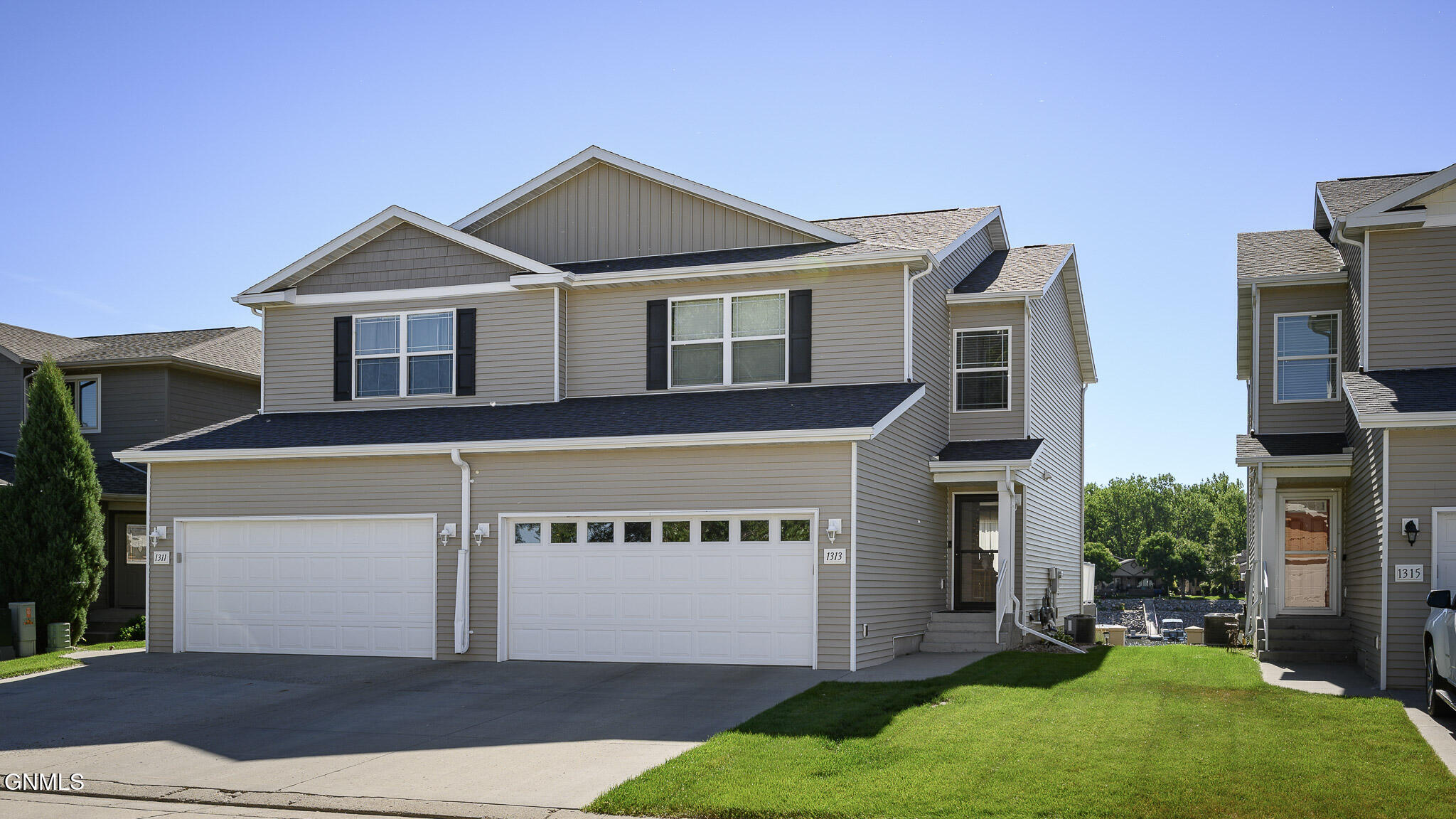 1313 Bayview Court — photo
