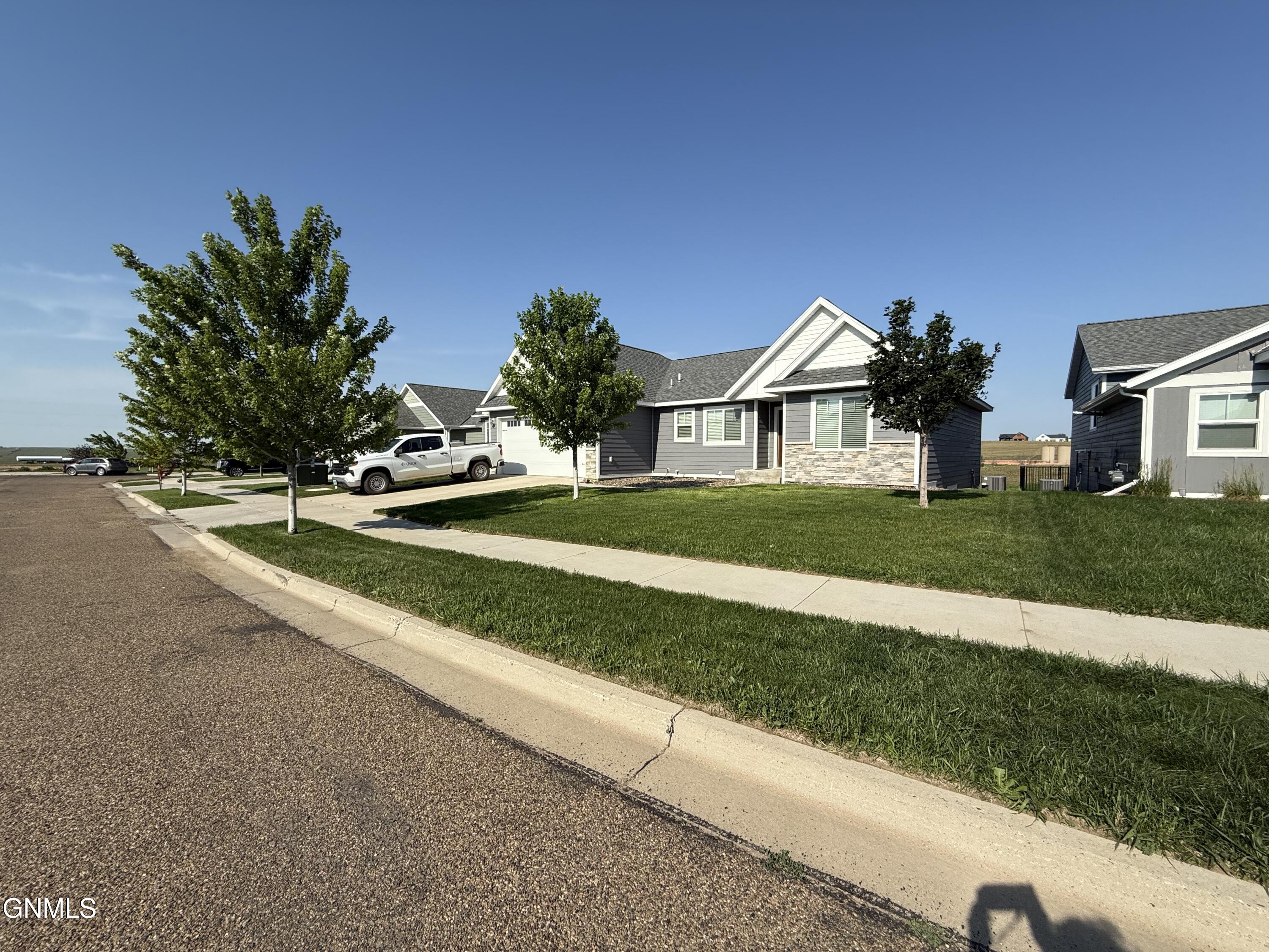 1500 Meadowlark Court — photo
