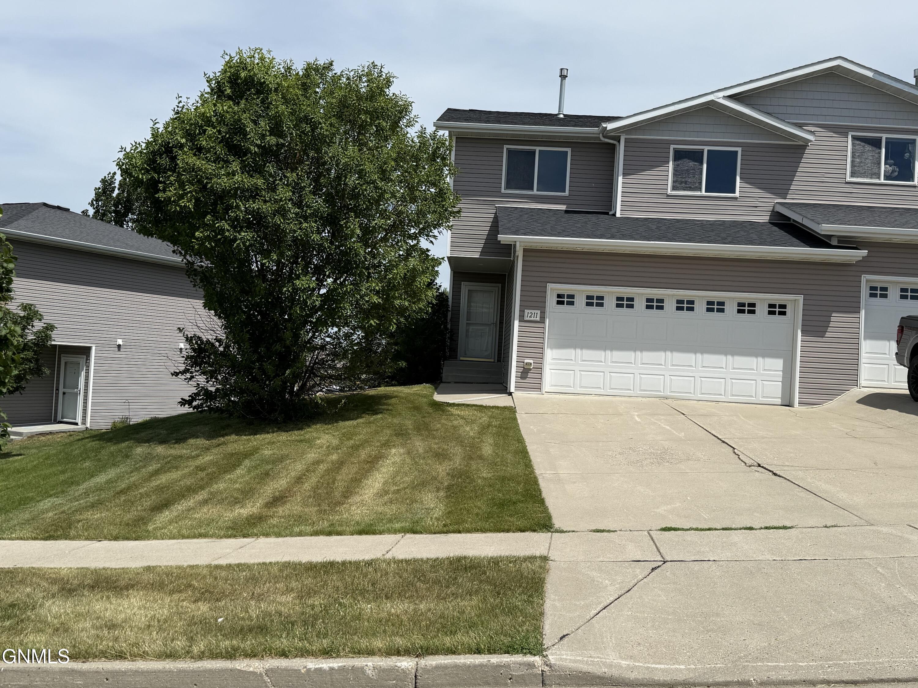 1211 Sorrento Place — photo