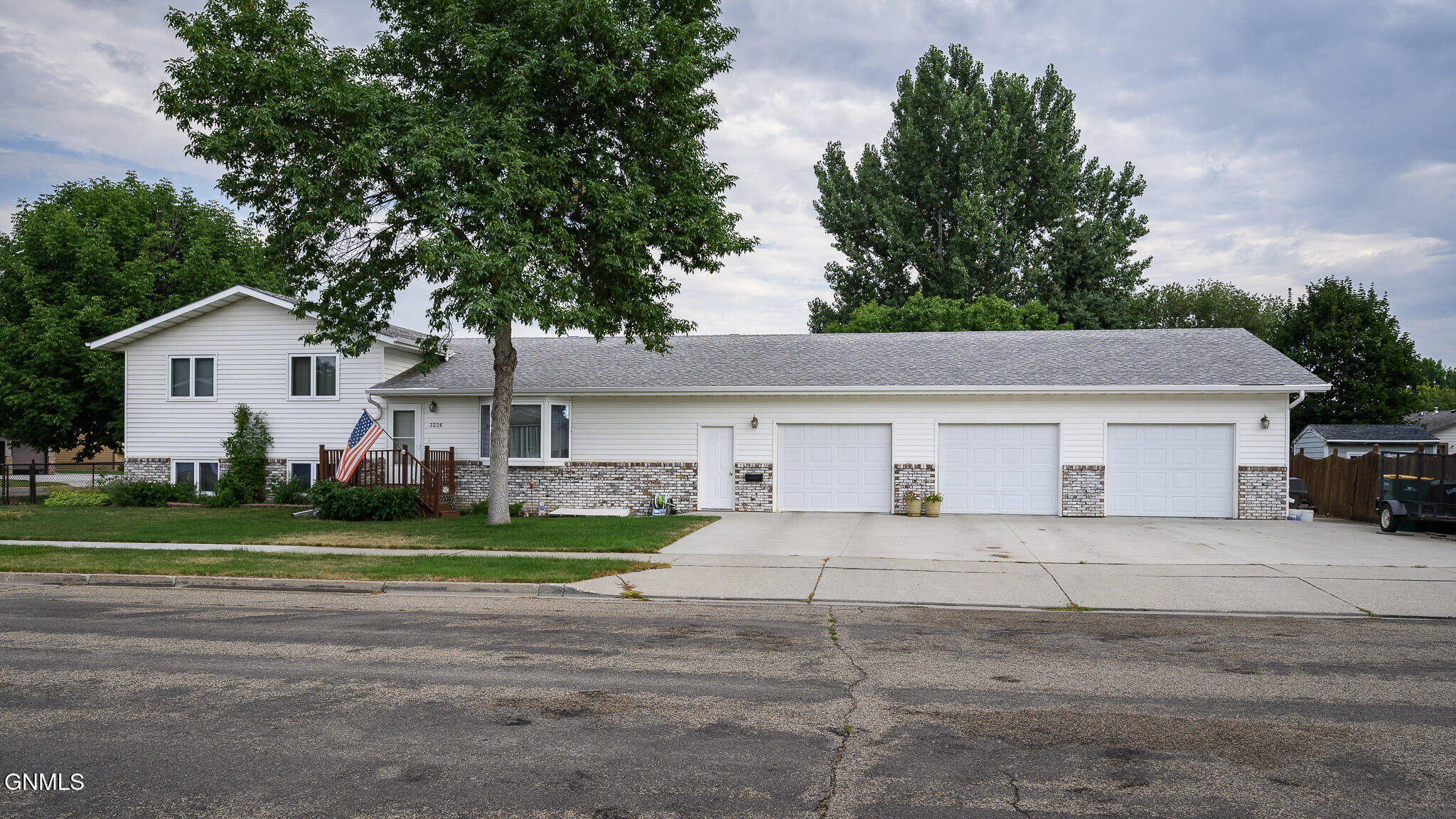 3226 Devon Drive — photo