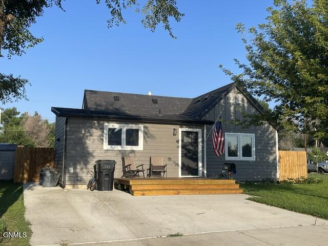 717 & 721 4th Avenue W — photo