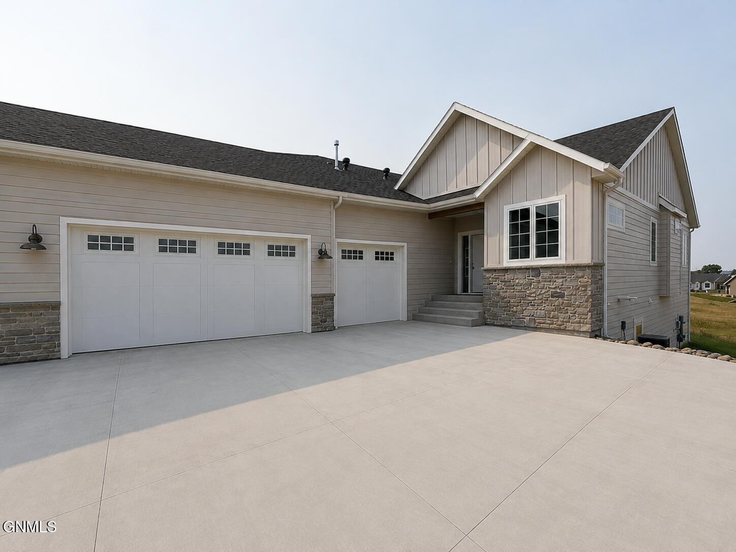 3701 Ridge Way, Bismarck, ND 58503 — photo 2