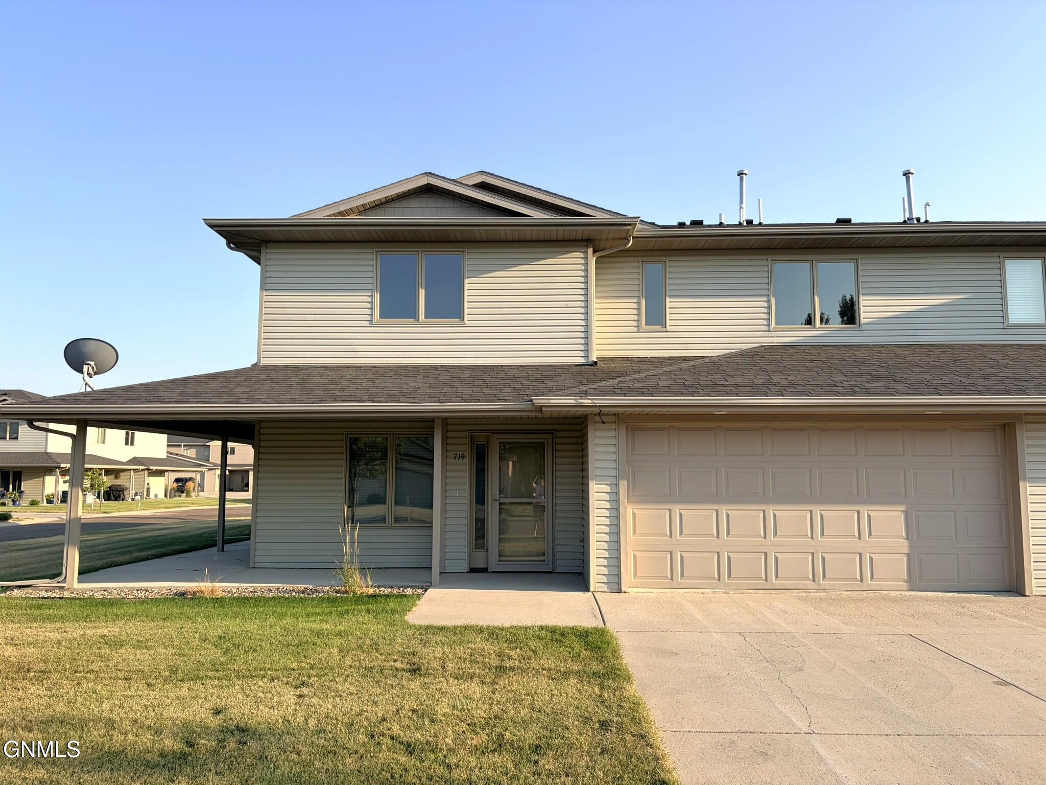 719 Mayflower Drive — photo