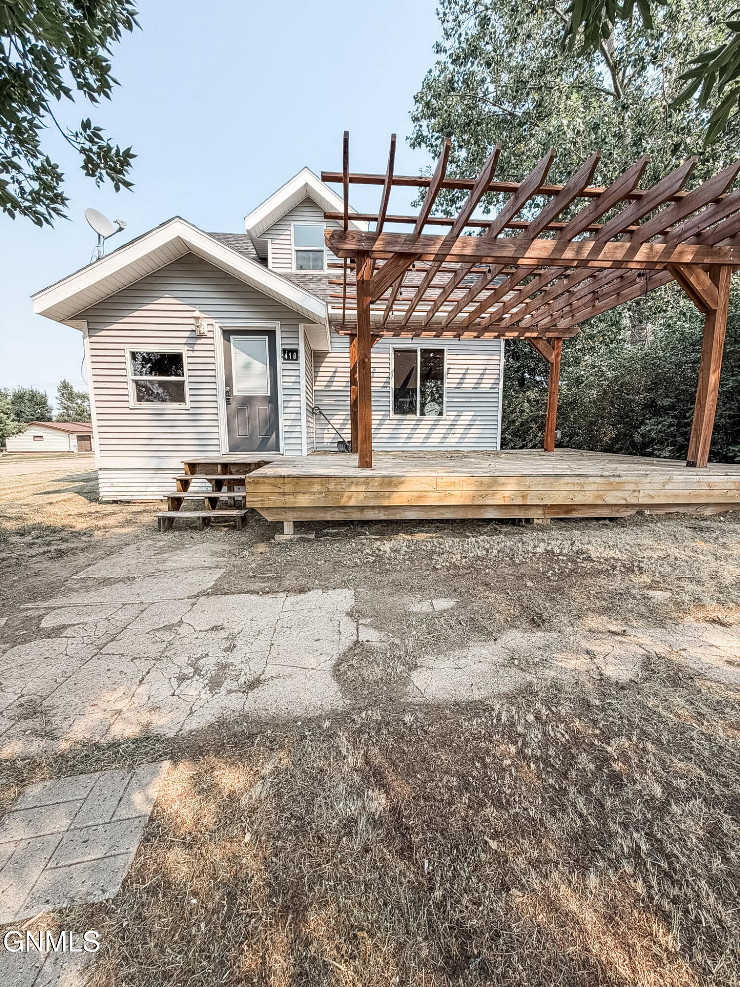 410 Main Street — photo