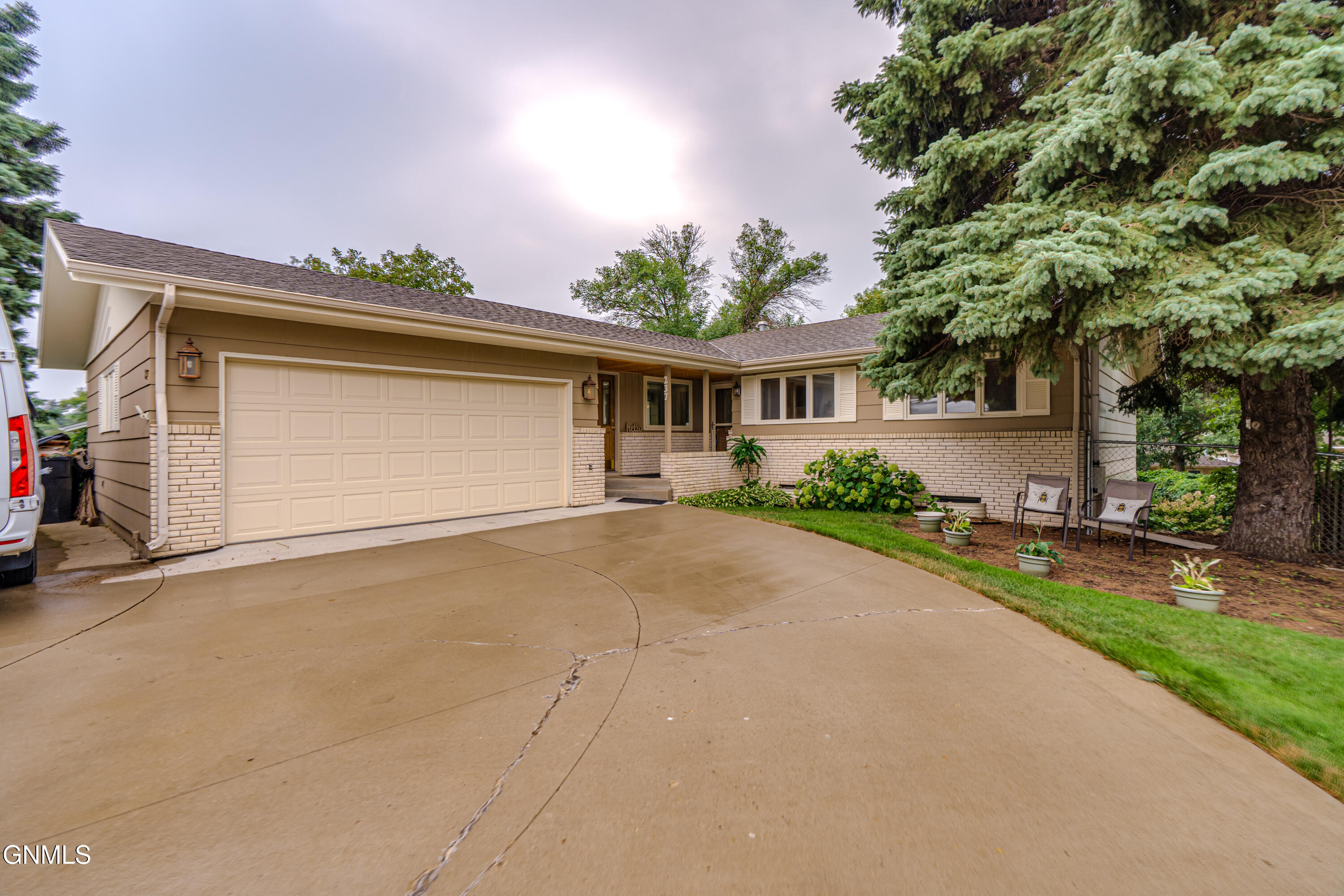 237 Redstone Drive — photo