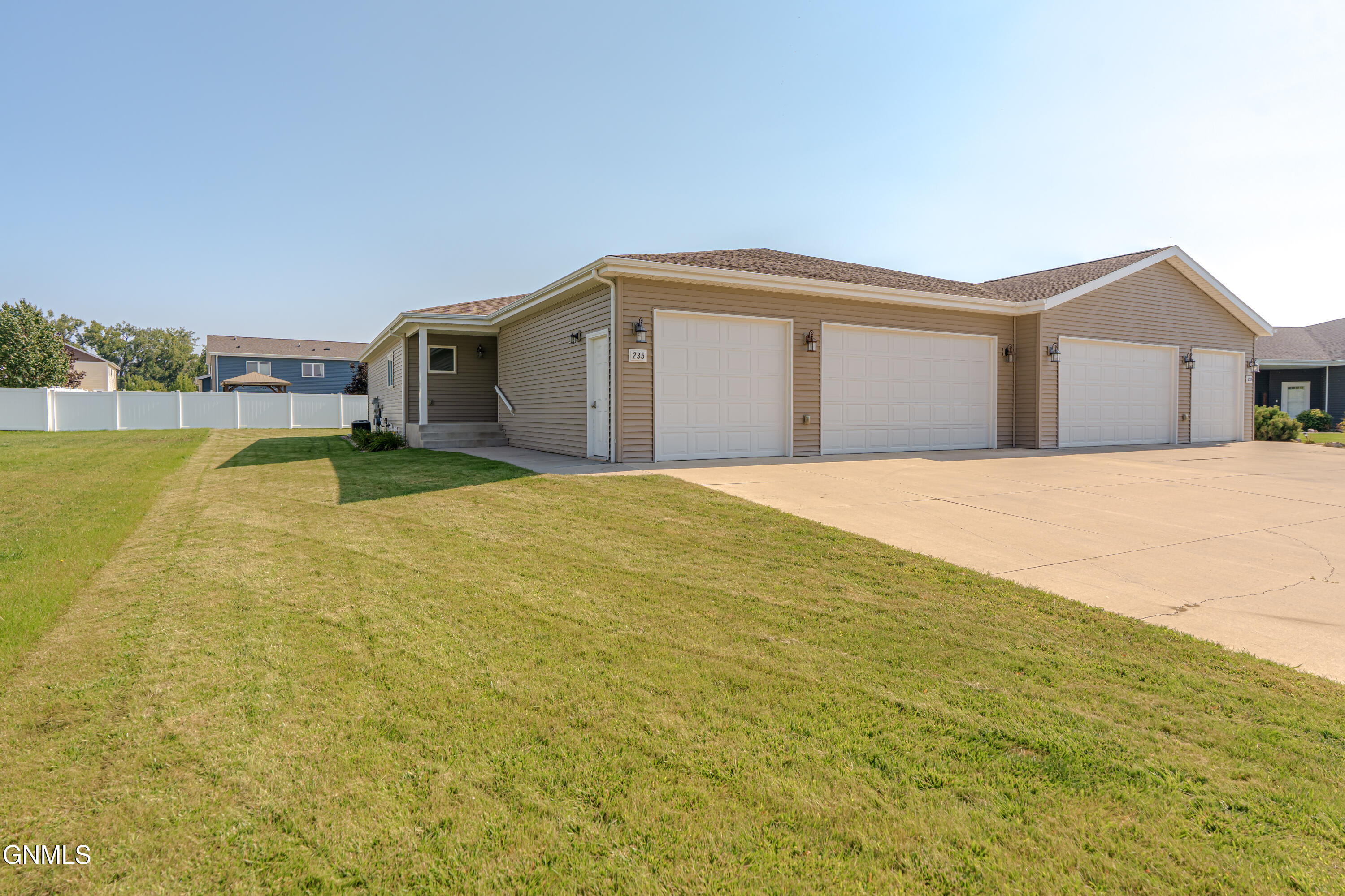 235 Irvine Loop — photo