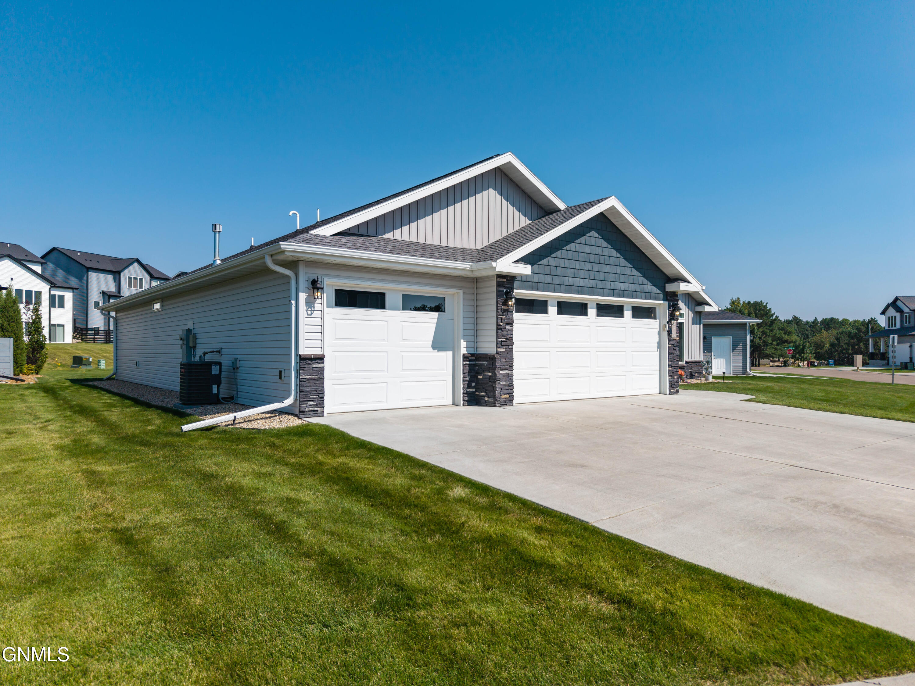 4813 Cornice Loop, Bismarck, ND 58503 — photo 3