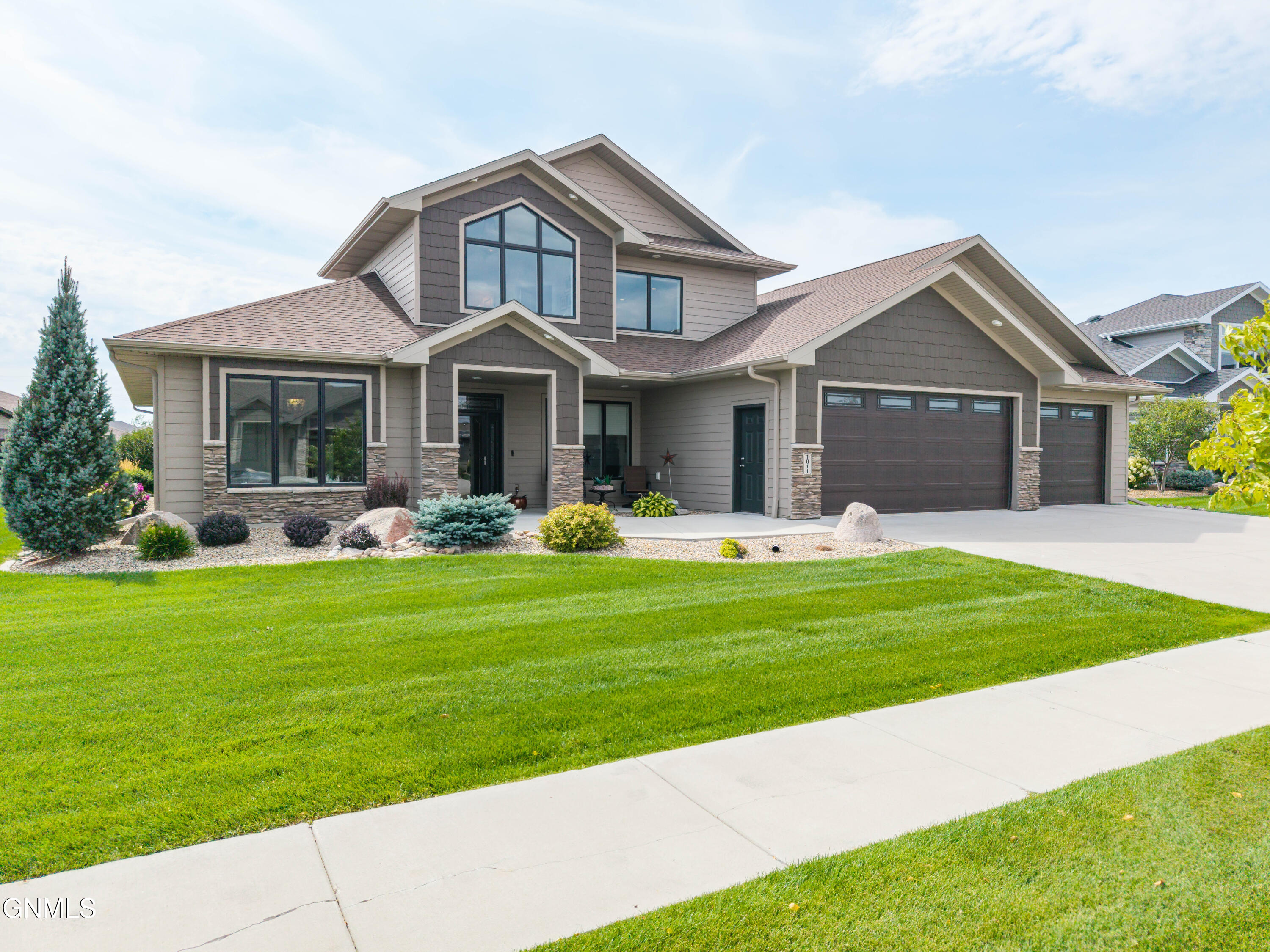 1011 Reserve Lane — photo